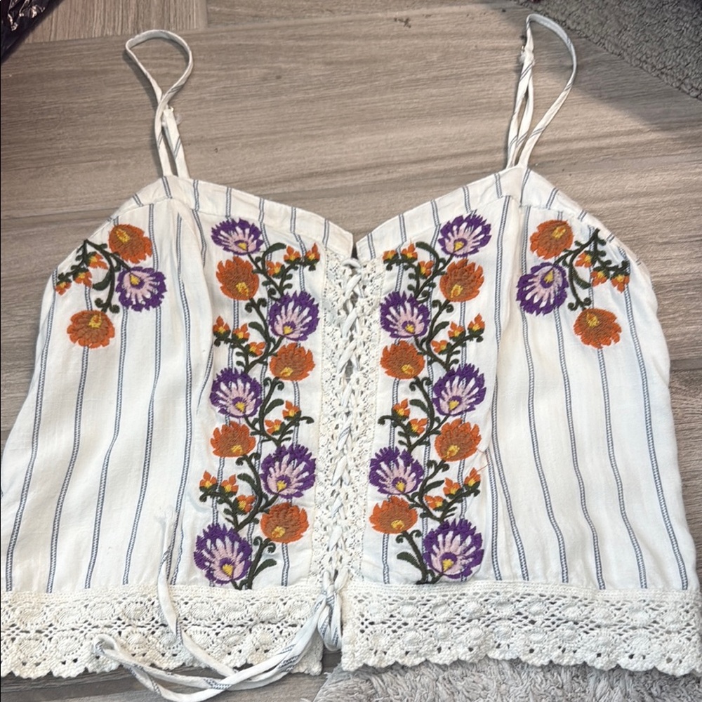 Gimmick by BKE Cream and Purple Embellished Crop Camisole